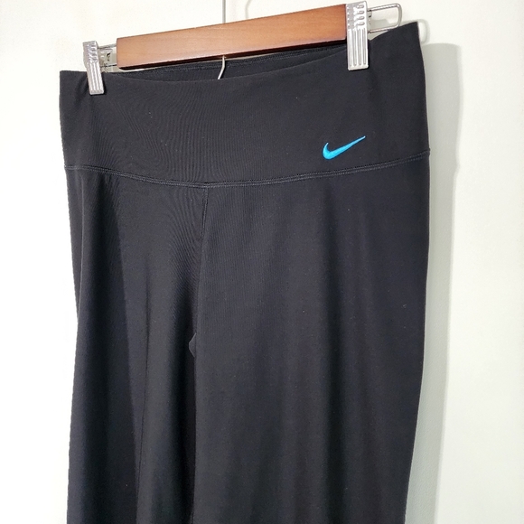 Nike dry fit flare yoga leggings - Picture 8 of 9